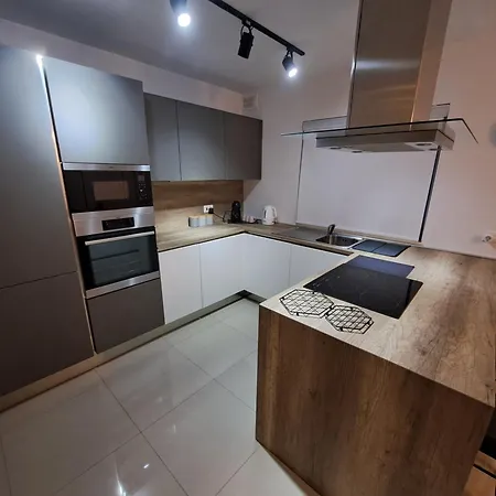 Modern 3 Bedroom In