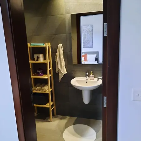 Modern 3 Bedroom In アパート メーリッハ