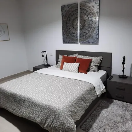 Apartment Modern 3 Bedroom In