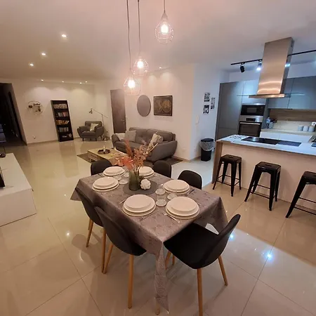 Modern 3 Bedroom In