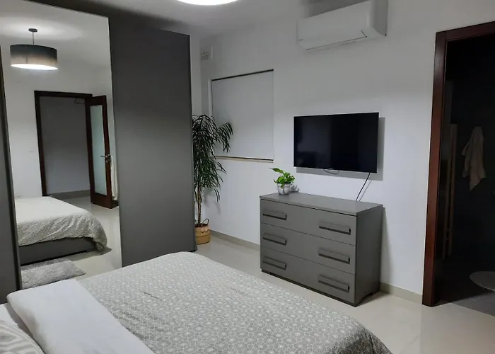 Modern 3 Bedroom In 公寓 梅利哈
